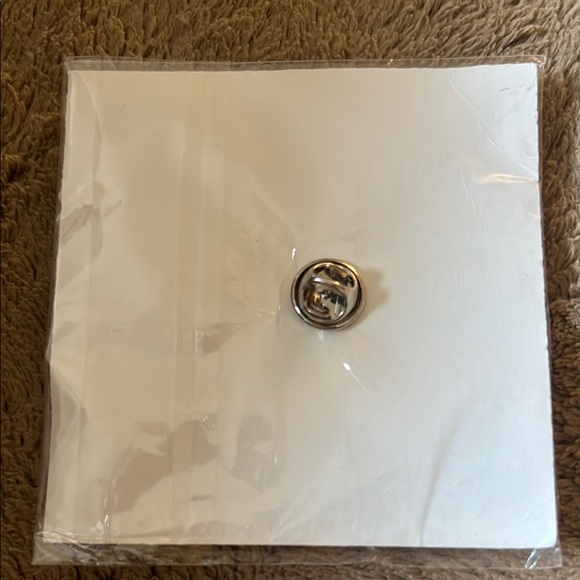 New York Yankees 2016 Spring Training Pin - Picture 2 of 2